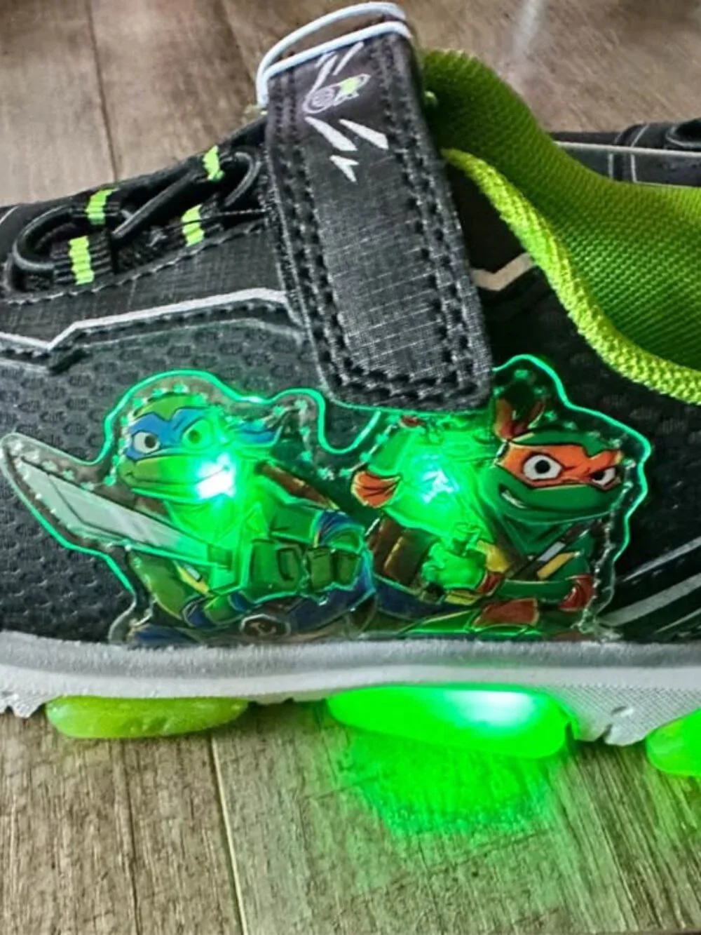 Teenage Mutant Ninja Turtles Light-Up Sneakers Sz 11